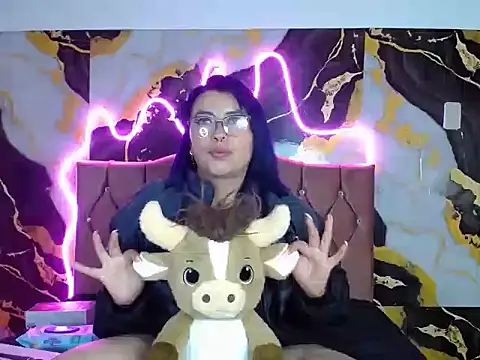 xxxEffy- online show from December 4, 11:59 pm