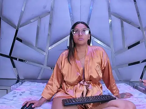 LunaaRousee online show from January 11, 8:47 pm