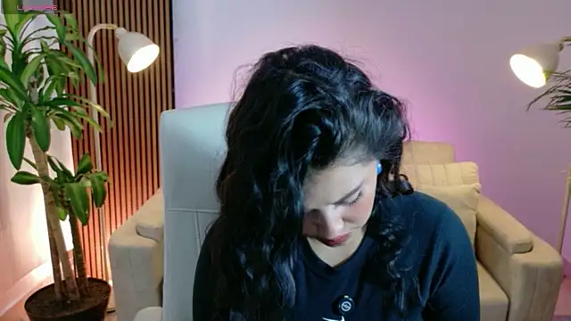 victoria   moon online show from April 10, 3:07 pm