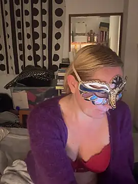  DaLiDa  online show from January 10, 6:40 am