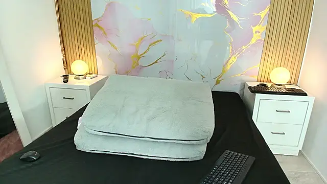 AprillRoss online show from February 11, 12:39 pm