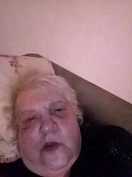 HapinessLovee online show from April 5, 4:50 pm