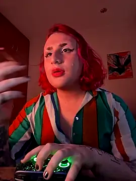 alien ate red online show from December 18, 9:08 pm