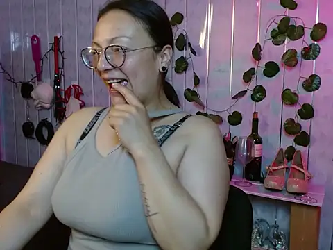 Susana Rojas online show from February 15, 12:24 am