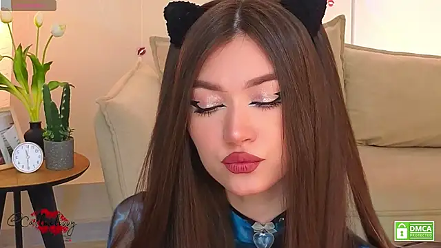 oliviaah  online show from March 24, 3:28 pm