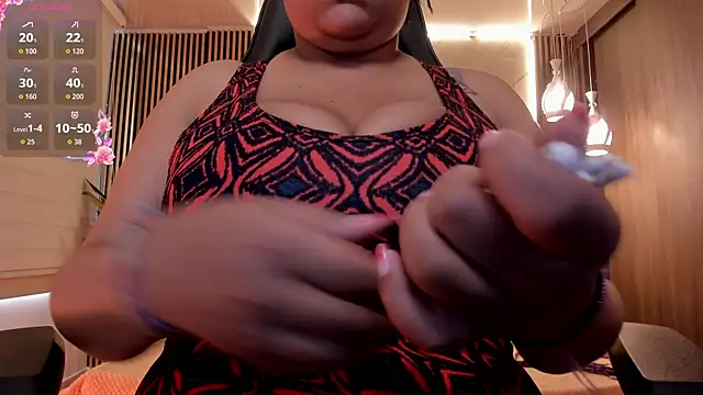 Lyra Black  online show from January 12, 2:00 pm