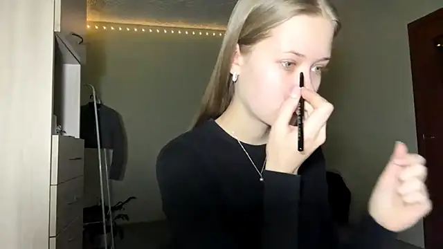 ZaidaSchwarten online show from January 13, 6:08 am