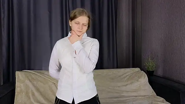 HazeElariel online show from March 21, 3:39 pm