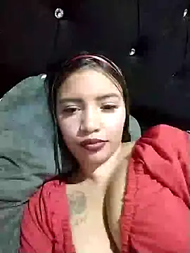 liliymike19 online show from February 11, 2:47 am