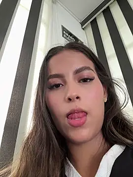 Valeria-escobar online show from April 15, 2:50 pm