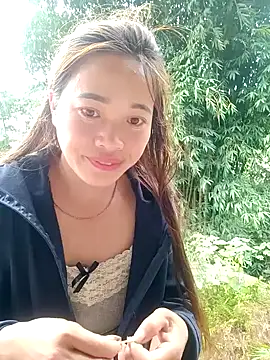 little-effy online show from May 24, 6:12 am