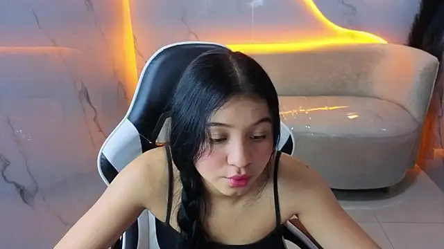 Sofi Adams Tx online show from December 22, 2:20 pm