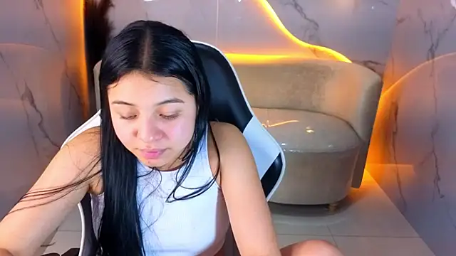 Sofi Adams Tx online show from January 6, 5:38 pm