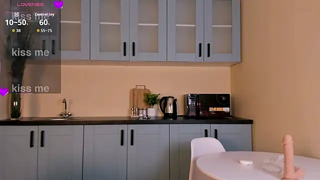 LisaBevy online show from February 28, 10:09 pm