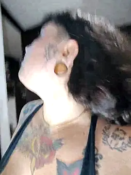 Divine Pouvoir online show from February 17, 8:08 pm