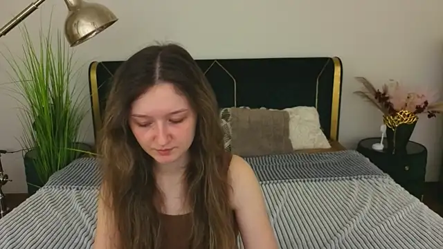 CyrenaLuxe online show from March 28, 8:41 pm