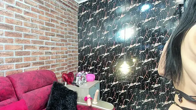 MISS WALKER  online show from January 16, 2:57 pm