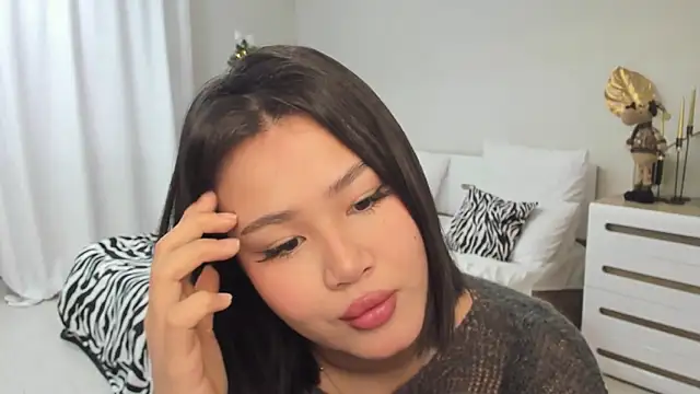 Brunette Charm online show from January 14, 12:10 pm