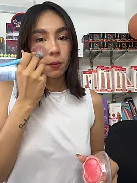 lunaluxury22 online show from March 2, 1:07 pm