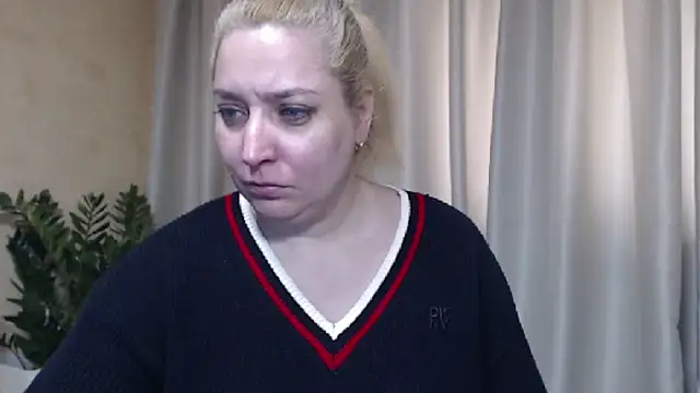 sweetpussy13 online show from March 27, 7:10 am