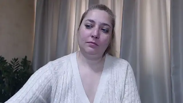 sweetpussy13 online show from March 10, 7:01 am