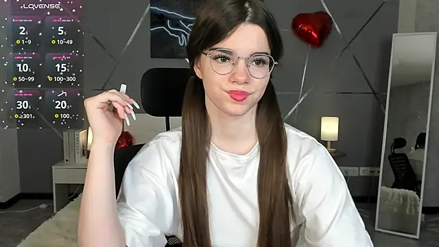 miss  evelyne online show from February 23, 1:28 am