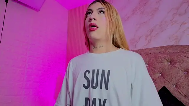 biancamonroe1 online show from December 20, 11:36 am