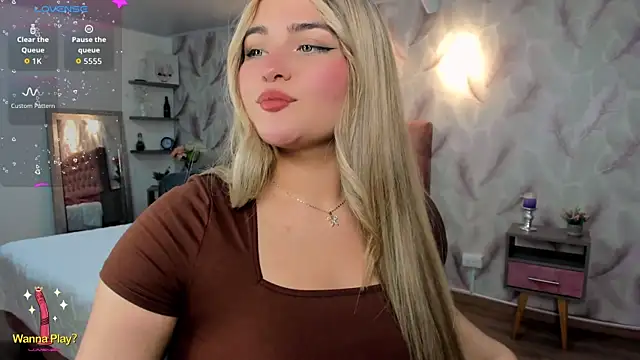 Luna volk  online show from January 10, 3:11 am