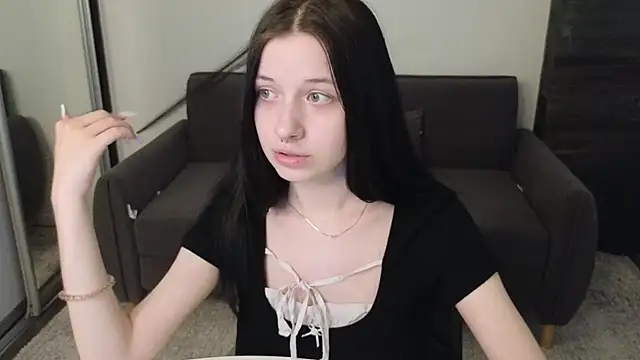 AlicePowells online show from May 27, 11:07 am