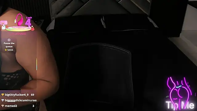 Almaablack online show from December 15, 8:25 pm