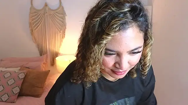 Grecia Miller  online show from December 22, 1:03 pm