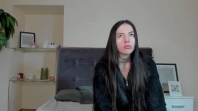 AdrianaCult online show from February 17, 6:35 am