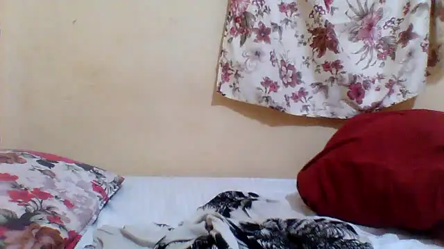 Babe10111 online show from February 5, 6:33 pm