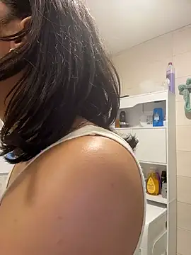 MiaMorenoo online show from January 17, 4:25 pm