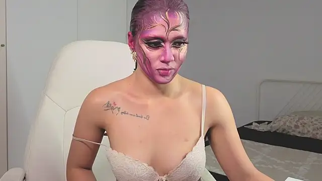 MiaMorenoo online show from December 19, 4:32 pm