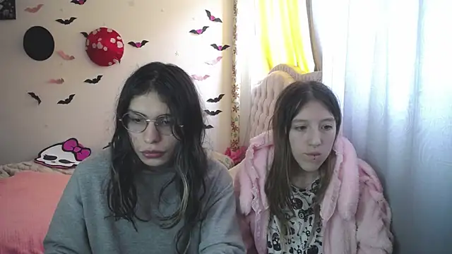 Briar y Blair online show from March 13, 4:30 pm