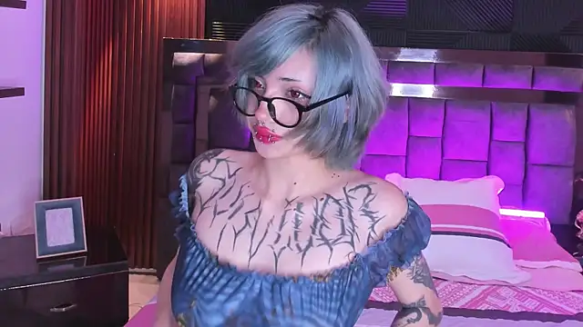 ammierouge online show from January 9, 8:24 pm