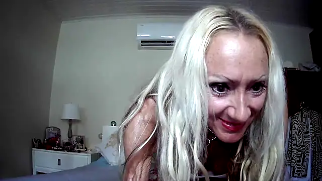 siennadiamond online show from June 23, 5:11 pm