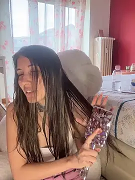 saphirafox online show from April 1, 1:41 pm