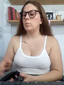 SofiEsteves online show from March 28, 1:21 pm