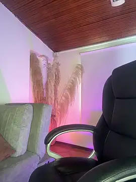 Amelie Wine online show from April 14, 3:56 pm