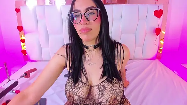 CamilleJuicy  online show from March 10, 1:04 pm
