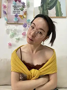 you-005 online show from February 7, 2:37 am