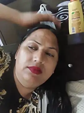 Hotmylips online show from May 20, 3:31 pm