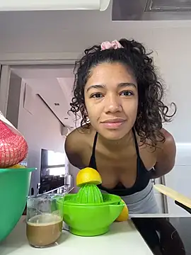 MikaScarlet online show from April 9, 8:42 am