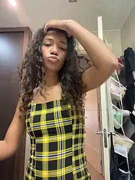 MikaScarlet online show from April 4, 3:22 pm