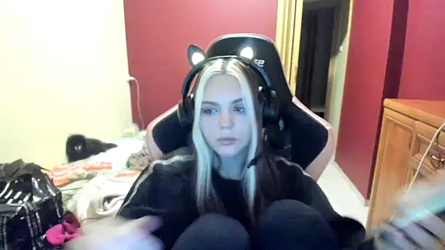 LunaAngell online show from January 14, 11:21 pm