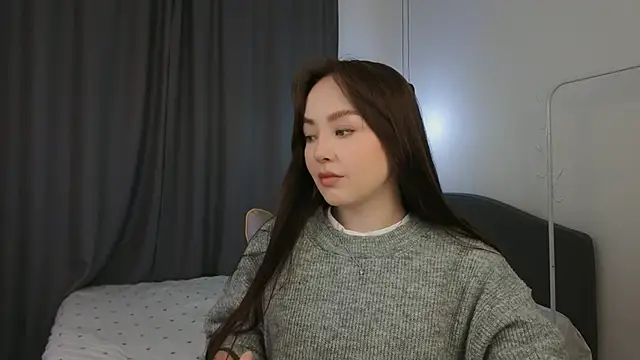 fallin lovee online show from April 19, 1:44 pm