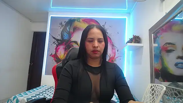 nicol ross19 online show from April 18, 7:18 pm