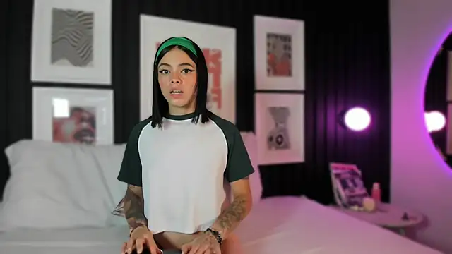 leslie thompson online show from January 6, 8:12 pm